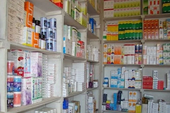 نقابة الصيادلة تقلل استيراد 23 نوعاً من الأدوية المنتجة محلياً