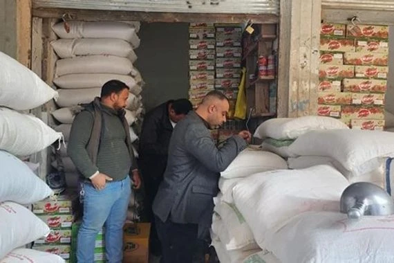 التجارة تجهز الوكلاء بأكثر من مليوني كيس طحين لتوزيعها خلال العام الحالي