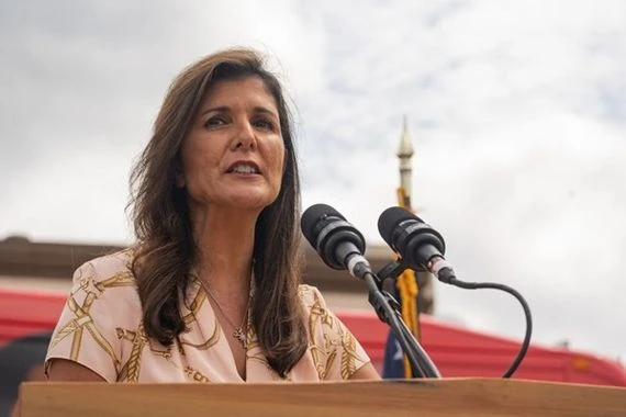 مرشحة للرئاسة الامريكية تهدد بقطع المساعدات عن العراق