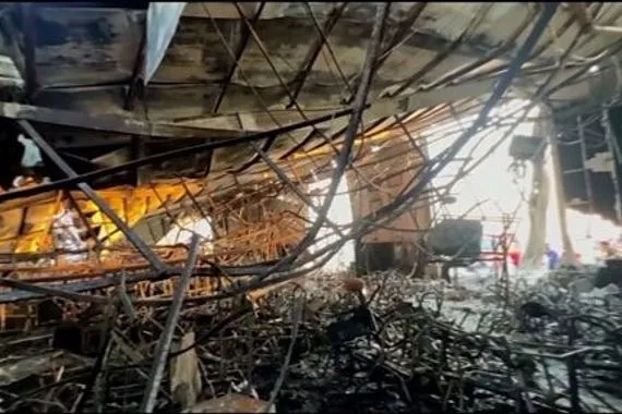 سياسي يبين اسباب حادثة الحمدانية.. مناقصات واجازات مشبوهة!
