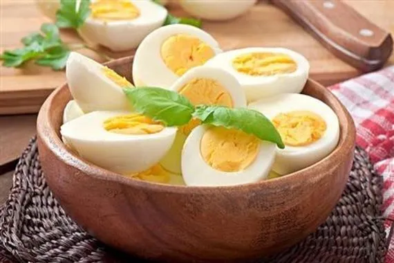 خبراء صحة يحذرون من رجيم البيض
