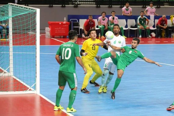 العراق والسعودية بمواجهة حاسمة في بطولة اسيا لكرة الصالات
