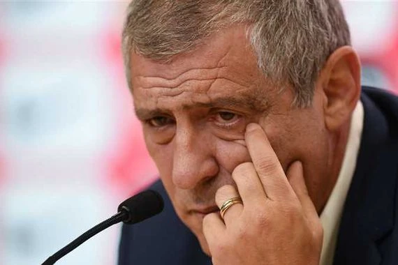 إقالة فرناندو سانتوس من تدريب منتخب البرتغال