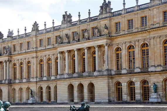 فرنسا تبحث عن مشتر لمبنى تاريخي