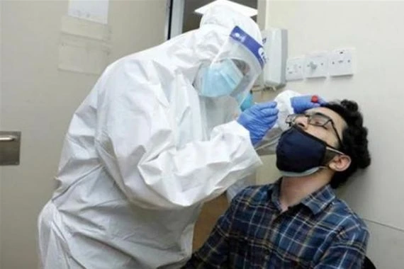 دولة عربية تلقح جميع سكانها بالجرعة الأولى ضد كورونا