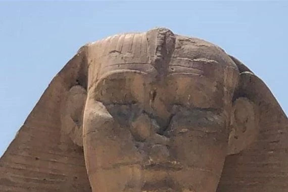 أبو الهول "النائم" يثير الجدل في مصر.. ومصدر بالآثار يوضح