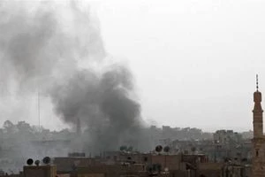 مقتل وإصابة 15 عسكريا باستهداف حافلة في سوريا