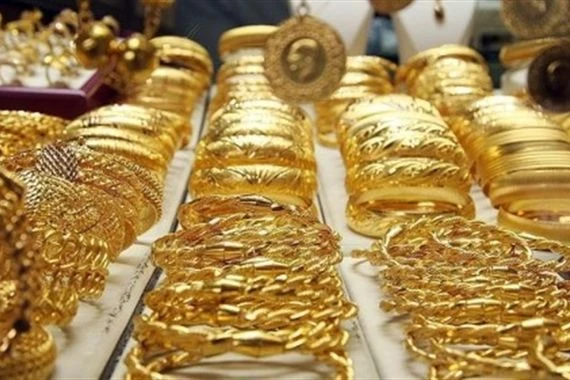 الذهب يتجه لتسجيل خسائر بفعل مخاوف رفع أسعار الفائدة