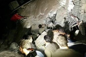 مصرع واصابة 24 شخصا بزلازل جنوب إيران
