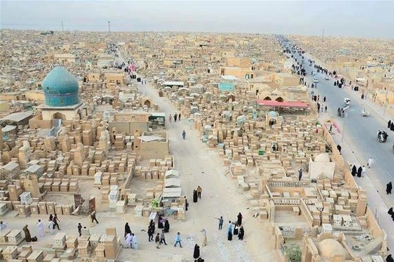 رقعتها تتوسع.. مقبرة "وادي السلام" ملاذ العراقيين بالأعياد: كم جنازة تستقبل يومياً؟