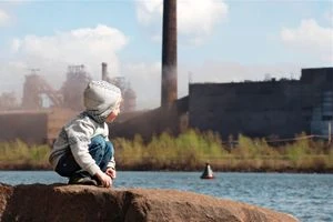 دراسة: تلوث الهواء يؤثر على تطور عقول الأطفال‎‎