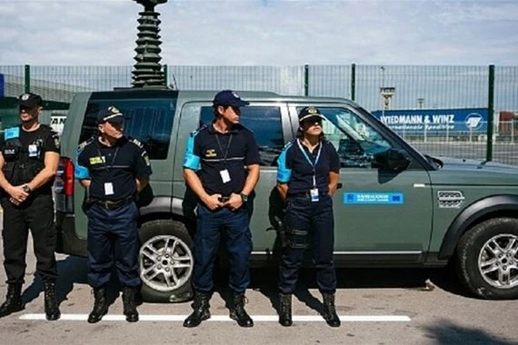 إنقاذ 38 مهاجراً في البحر الأسود