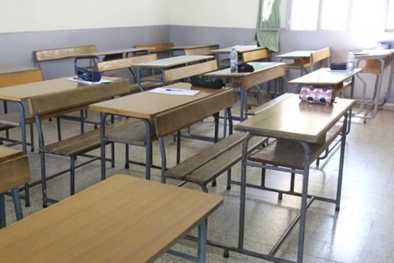 مدرسة في النجف تثير جدلا واسعا بصورة تخص العام الدراسي الجديد.. فما القصة؟