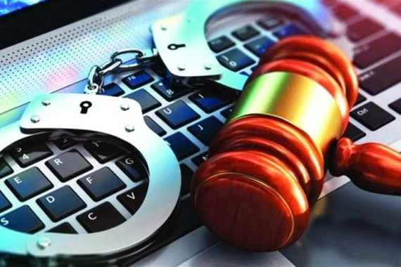 قانون جرائم المعلوماتية..شبح يطارد أصحاب الرأي