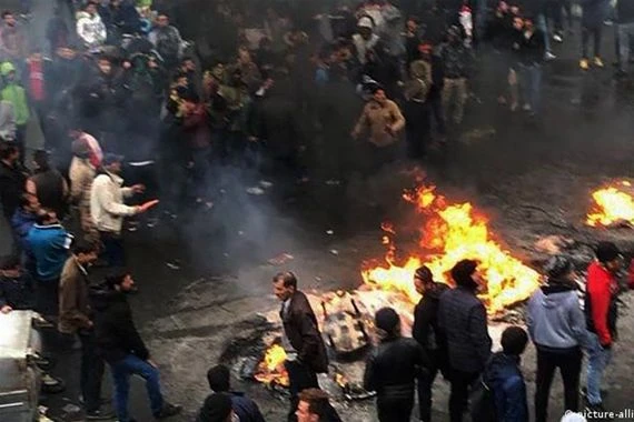 تقرير امريكي: الاحتجاجات الجارية في إيران تمثل فرصة تاريخية للغرب