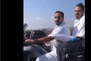 جزائريان يصلان إلى مكة على دراجة نارية في 50 يوماً