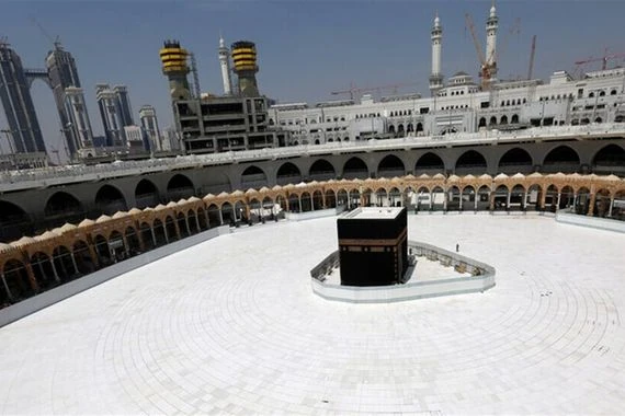 برودة في أرضيات الحرم المكي رغم حرارة الصيف.. السر في "رخام الثاسوس"