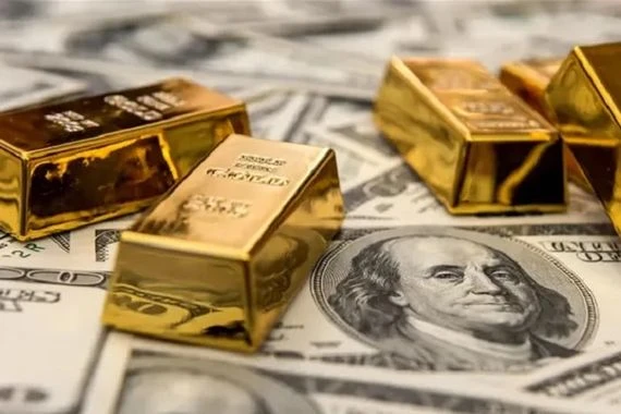 عالمياً.. بريق المعدن الأصفر يلمع وسط تراجع الدولار