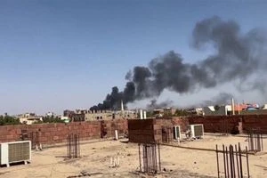 هدوء نسبي وطائرات مُسيرة تغزو سماء الخرطوم.. ماذا يحدث في السودان؟