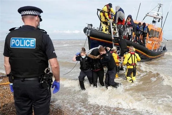 أرباح طائلة وطرق تُحير السلطات.. كيف تُهرب العصابات الكردية العراقية الأشخاص لبريطانيا؟