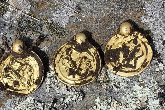 نرويجي يعثر على مجوهرات نادرة ظن أنها شوكولاتة