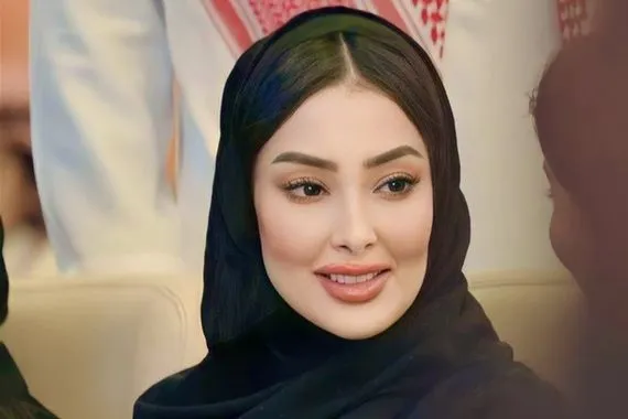 خلال بث مباشر على "تيك توك".. أميرة سعودية تعلن خطوبتها (فيديو)
