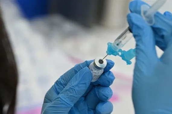 خلال أيام.. طرح لقاح مضاد لأحدث متحورات كورونا