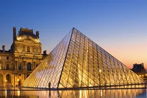 باريس.. متحف "اللوفر" مغلق لأسباب أمنية