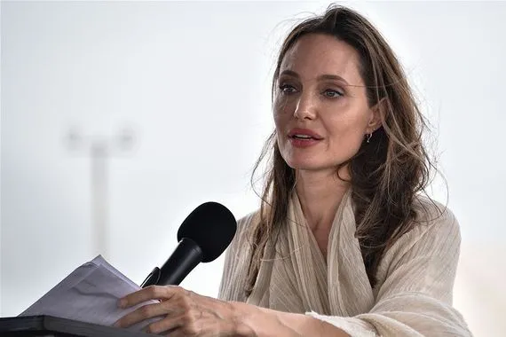 أنجلينا جولي تلوح باعتزال الفن نهائيا: هوليوود ليست مكانا صحيا