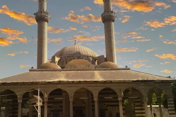 بناه سليمان القانوني بعد رؤيته للنبي في منامه.. قصة مسجد التكية السليمانية في دمشق!