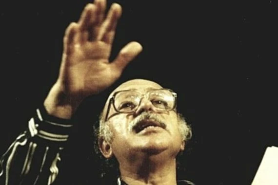 قضى جلّ حياته بين النفي ومحاولات الاغتيال.. “مظفر النُّواب” شاعر ثوري كاد يُعدم بسبب قصيدة!