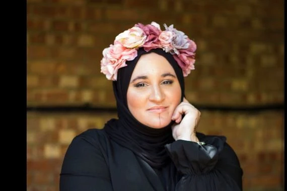 أصبحت أول مسلمة تشغل هذا المنصب.. من هي حنان عيسى التي عيّنتها ويلز “شاعرة وطنية” لها؟