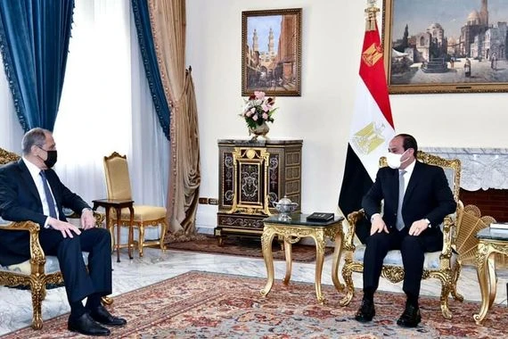 لافروف يبدأ جولة إفريقية يستهلها بمصر.. سيلقي خطاباً في جامعة الدول العربية، وهذا هدف الزيارة