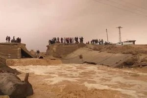 العواصف والسيول تدمر جسراً يربط بين محافظتين سوريتين
