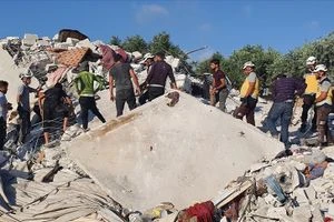 مقتل 7 مدنيين بينهم أطفال في قصف روسي على إدلب السورية