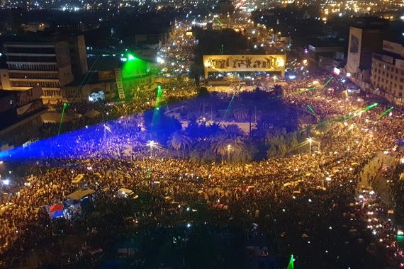 صور .. القاء منشورات في بغداد للتحشيد لانطلاق تظاهرات في مطلع تشرين