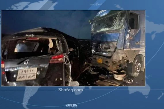 غرق سيارة بكرميان ومصرع وإصابة 11 شخصاً بحادث سير في نينوى (صور)