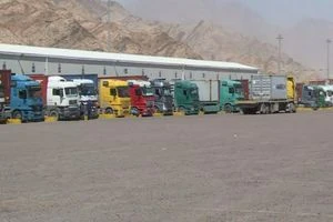 خلال 6 أشهر .. عبور أكثر من 150 ألف شاحنة ترانزيت من منفذ حدودي ايراني للعراق