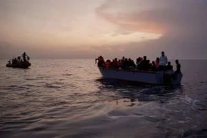 خفر السواحل الإيطالي ينقذ أكثر من 1100 مهاجر وينتشل جثتين