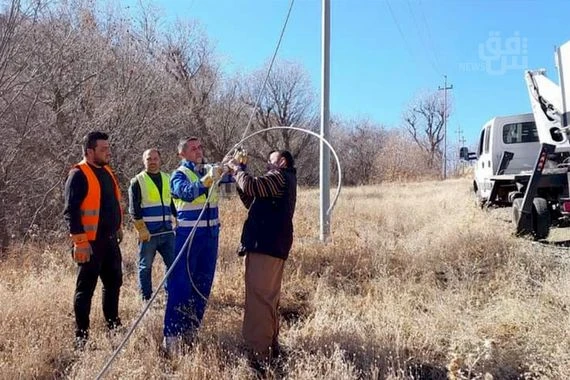 إعادة الطاقة الكهربائية إلى قُرى في دهوك بعد انقطاعها جراء اشتباكات بين العماليين والقوات التركية