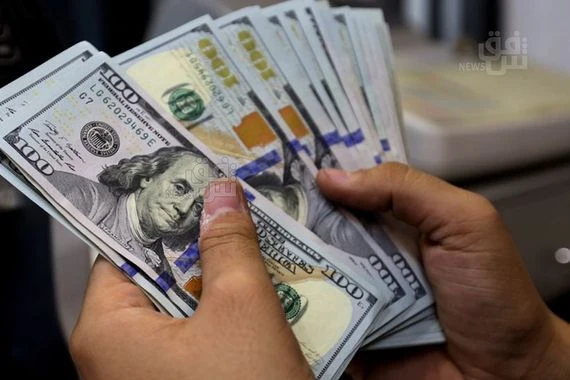 اعتباراً من الغد.. المركزي العراقي يباشر ببيع الدولار بسعر 1320 ديناراً