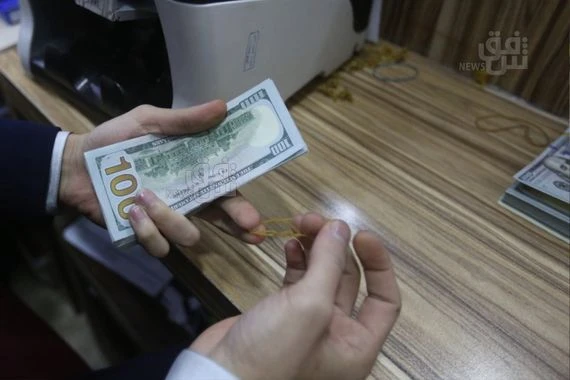 اسعار صرف الدولار تتخطى 15500 دينار في أسواق بغداد واربيل