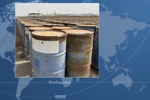 ضبط أكثر من 6 آلاف برميل يحتوي على مواد كيمياوية سامة بمقر شركة نفطية اجنبية جنوبي العراق