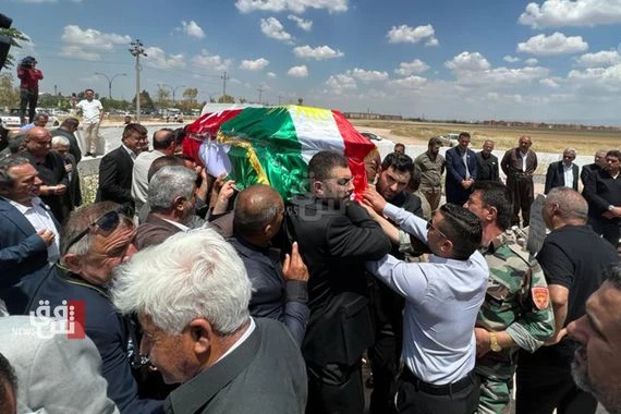 العشرات من المسؤولين والأهالي يشيّعون "حيدر الفيلي" بأربيل