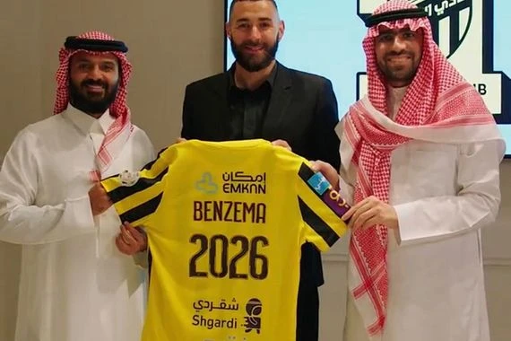 نادي الاتحاد السعودي يعلن التعاقد مع بنزيما