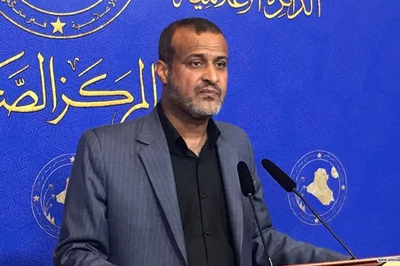 مجهولون ينهالون بالضرب المبرح على البرلماني السابق كاظم الصيادي وسط بغداد