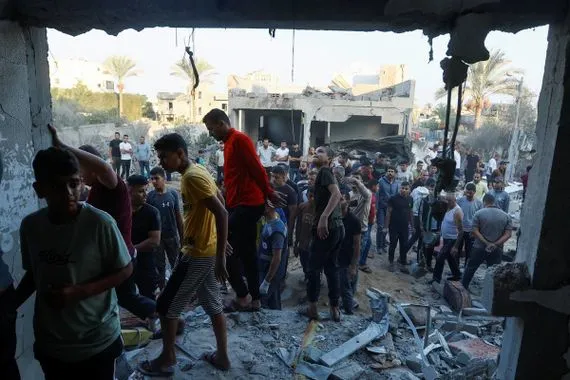 مقتل وإصابة قرابة 100 فلسطيني بغارات اسرائيلية استهدفت رفح وخان يونس