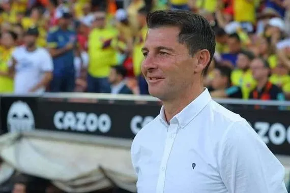 كاساس يكشف تشكيلة منتخب العراق أمام فيتنام