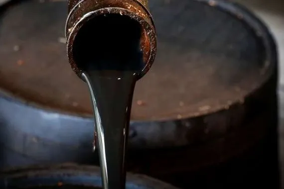 أمين عام أوبك يحذر من بقاء النفط تحت الأرض