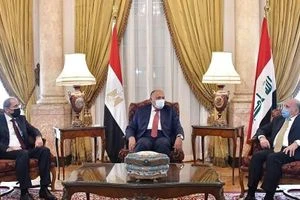 موعد الربط الكهربائي وإنجاز المدينة الصناعية.. مخرجات الإجتماع العراقي الأردني المصري